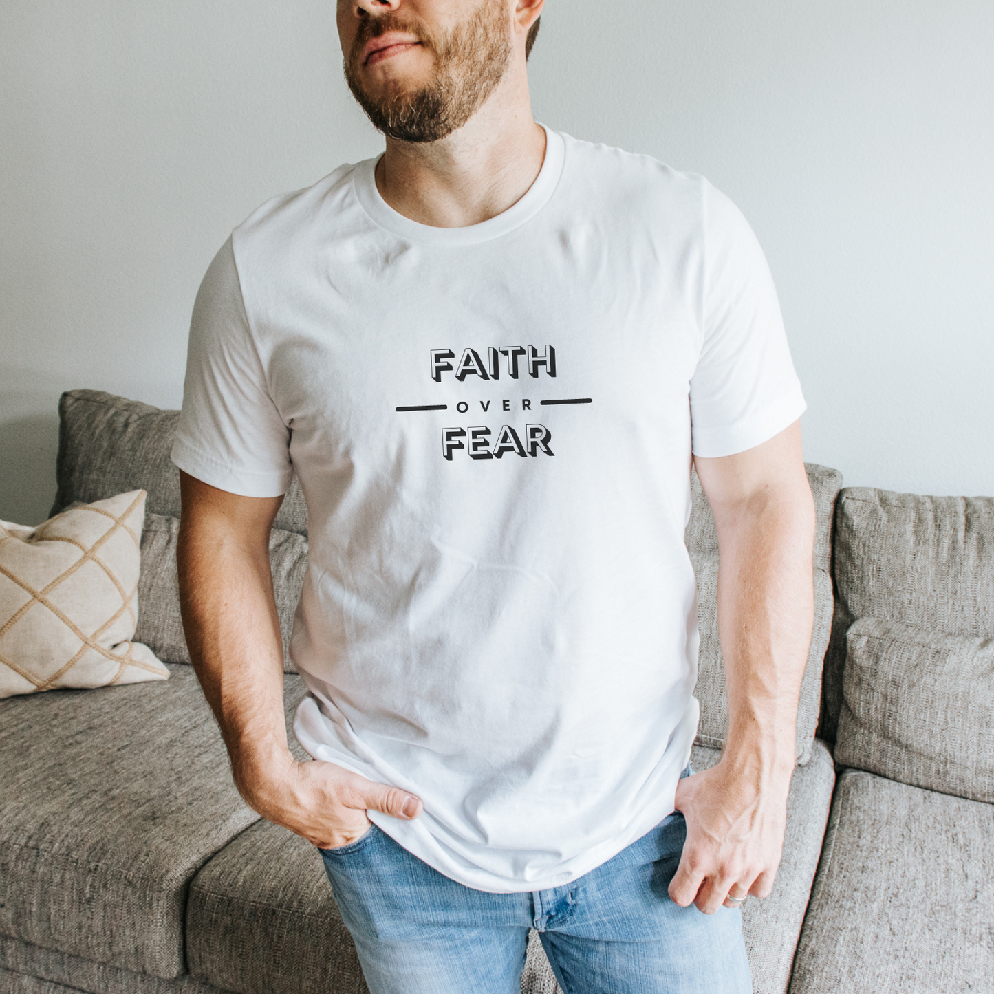 Camiseta unisex Fe sobre miedo