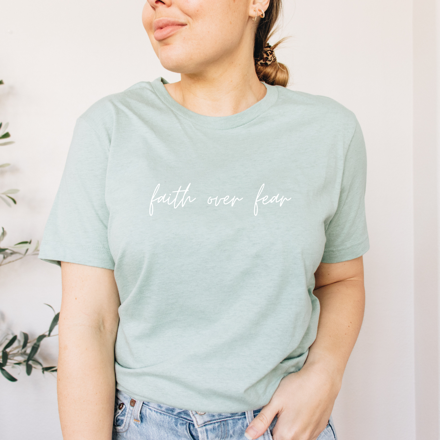 Camiseta unisex Fe sobre miedo