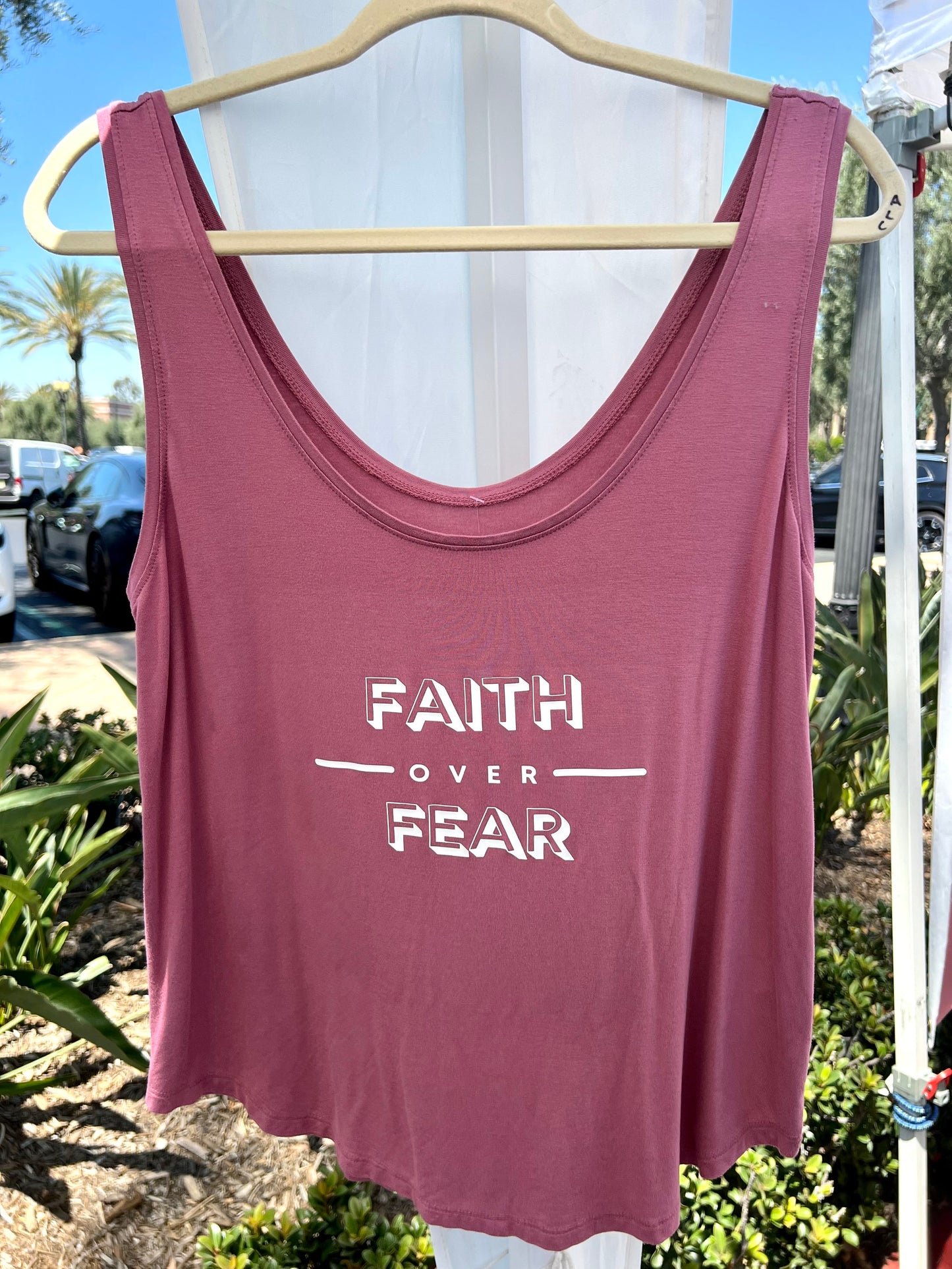Camiseta de tirantes Fe sobre el miedo
