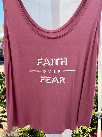 Camiseta de tirantes Fe sobre el miedo